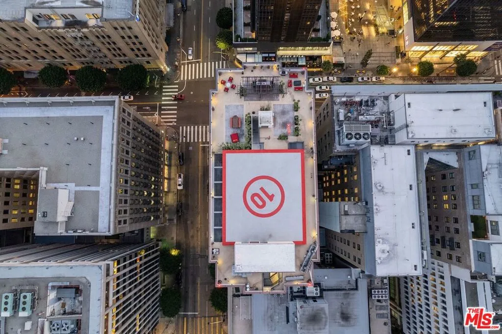 655 S Hope Street 1401, Los Angeles, California 90017 home-pic-36